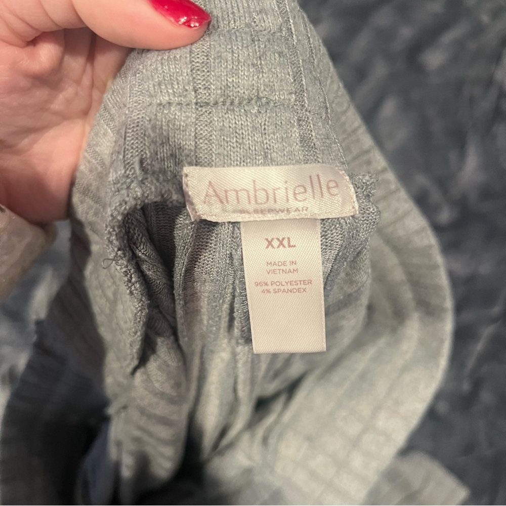 Women’s Grey Ribbed Sweatpants - Picture 3 of 3